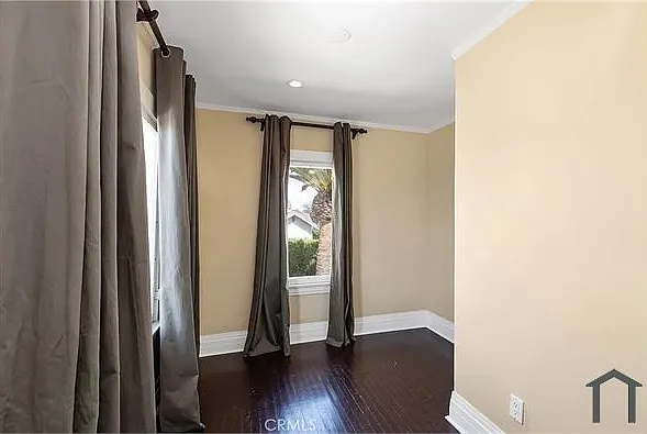 2754 Kenwood Ave — Photo 26