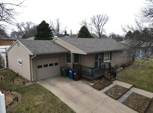 911 W Birch Ave, Mitchell, SD 57301