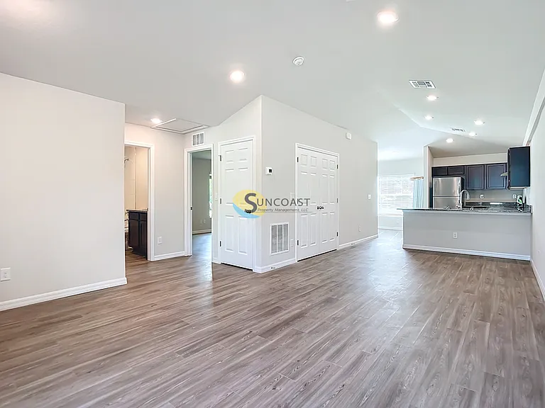 9235 Tacoma Ave — Photo 3