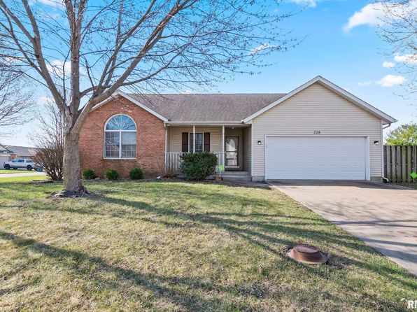 228 Brookside Glen Dr, Sherman, IL 62684