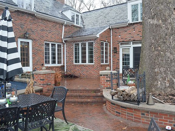 2nd image of 1701 S Park Ave