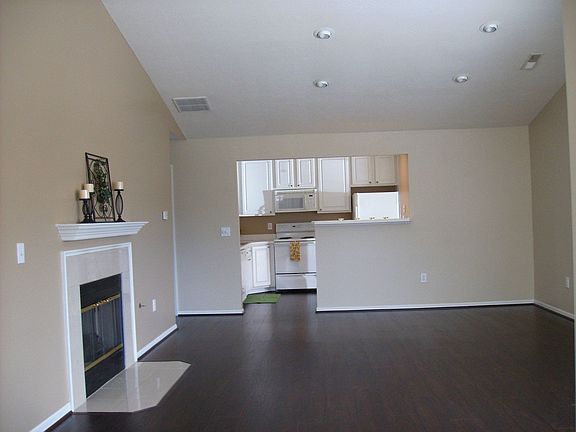 3rd image of 620 Piney Glen Dr