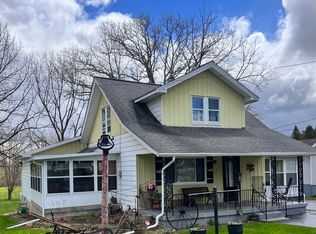 1129 Gilbert St, Flint, MI 48532