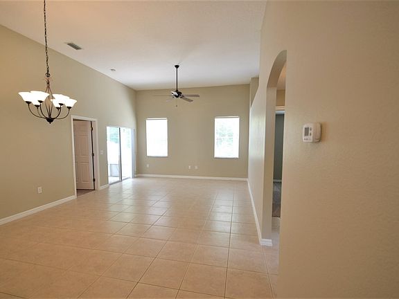 5th image of 562 Coral Trace Blvd