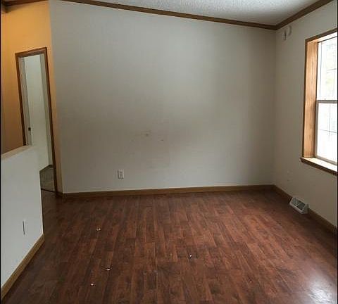 4th image of 8363 S Beech Ave