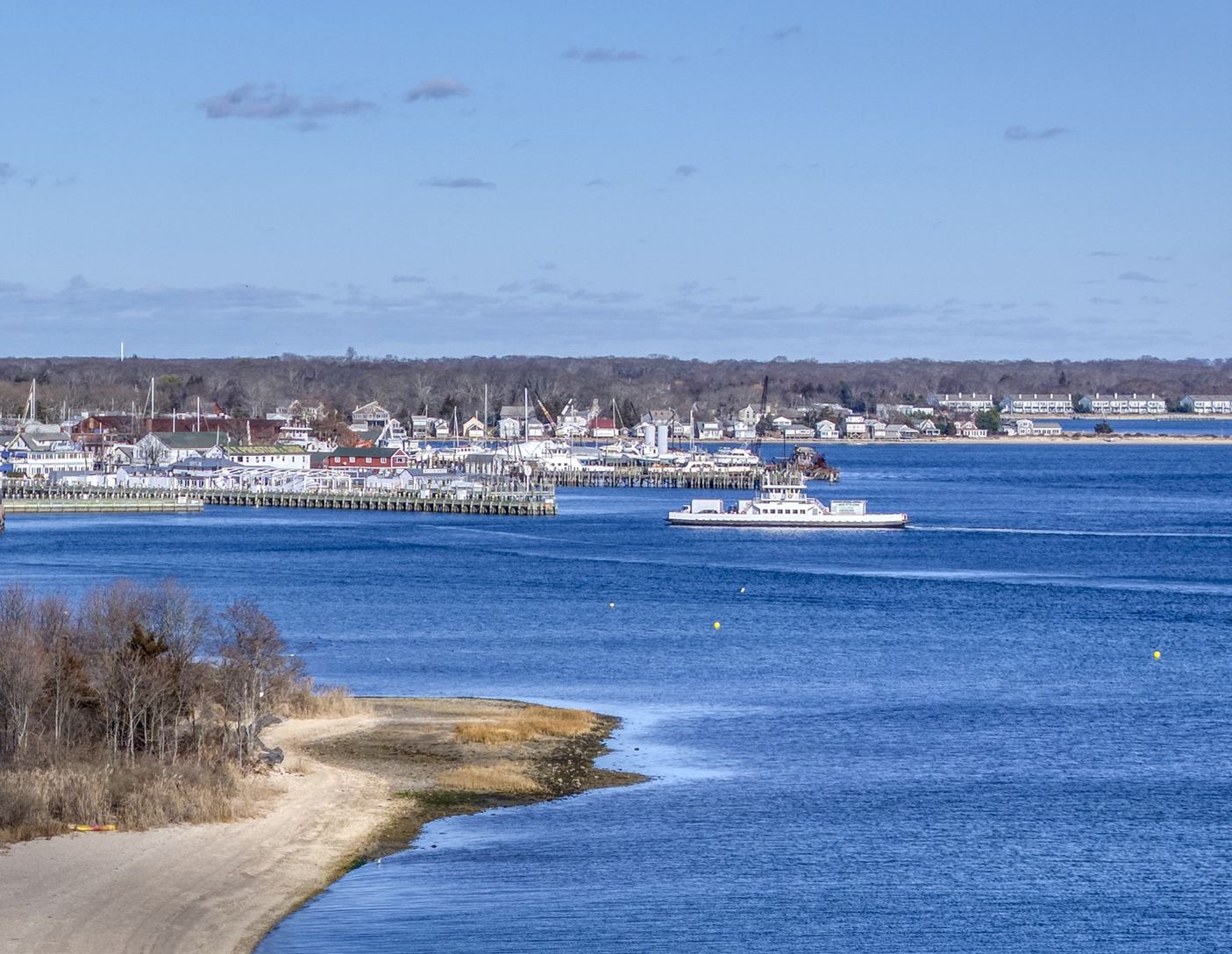  Walk to Greenport waterfront, shops, restaurants, 6th Street Beach, playgrounds, and SI Ferry