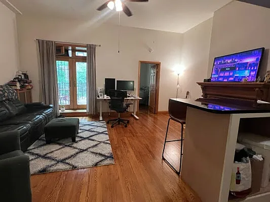 Rented by Compass | media 10