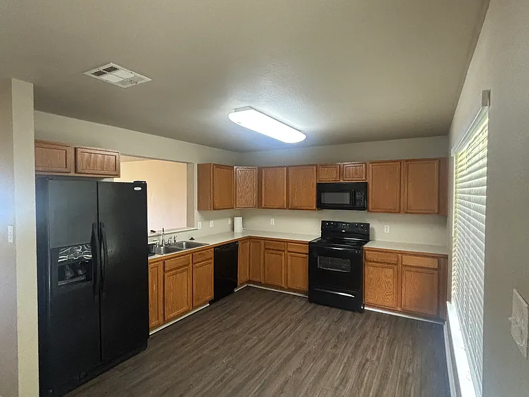 26379 Millstone Dr — Photo 4