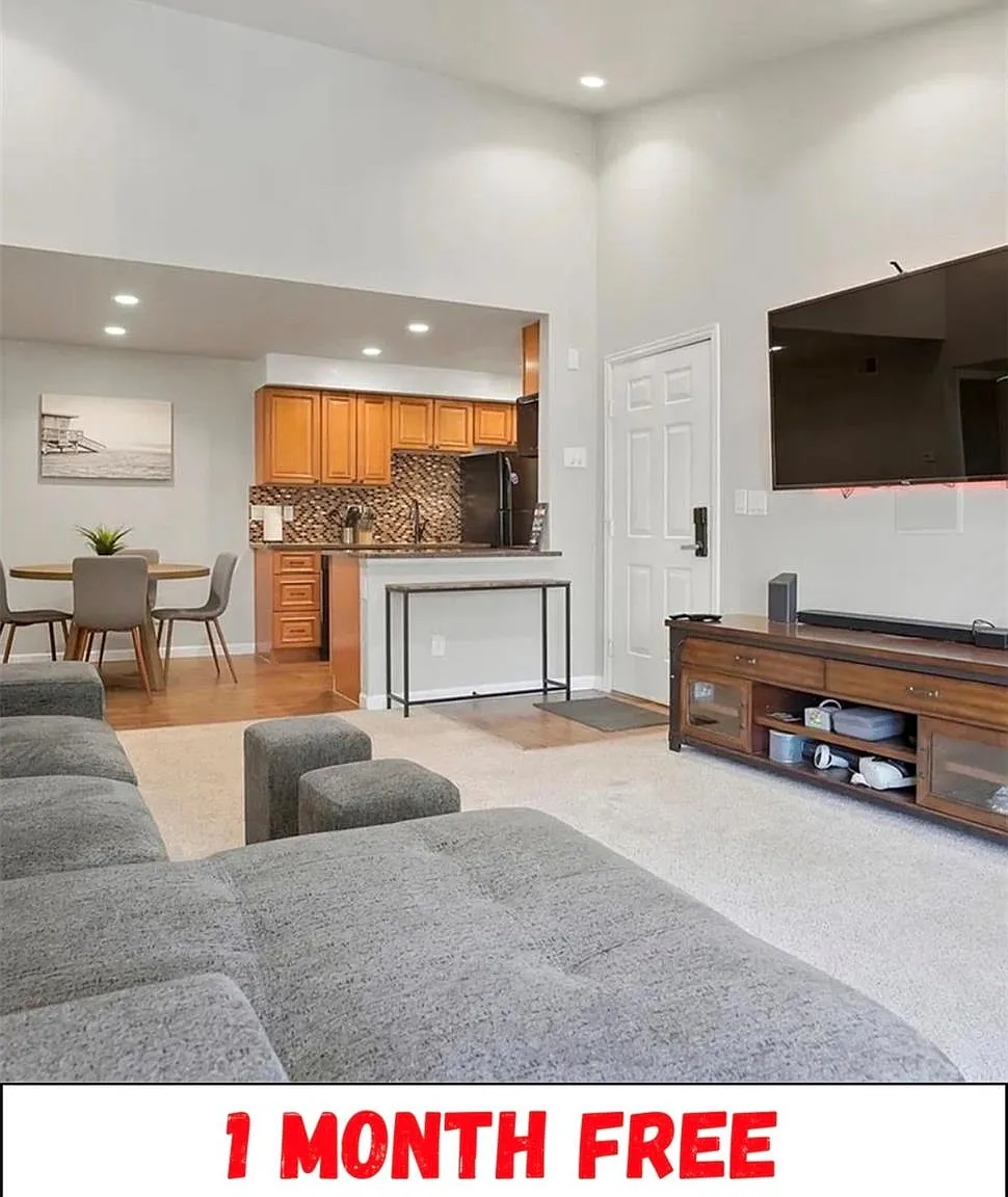 1 bed, 1.0 bath, 765 sqft, $2,200 — Photo 1