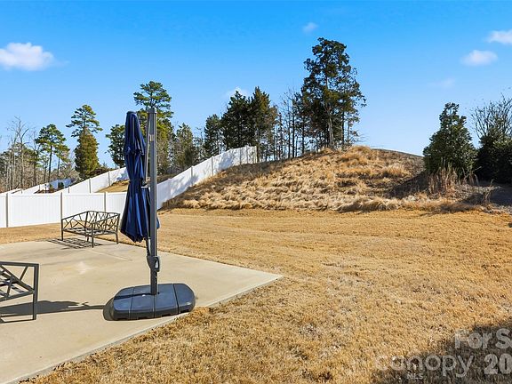 4th image of 2314 Red Birch Way