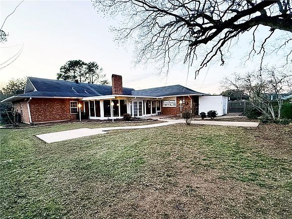 5th image of 203 Tanglewood Dr
