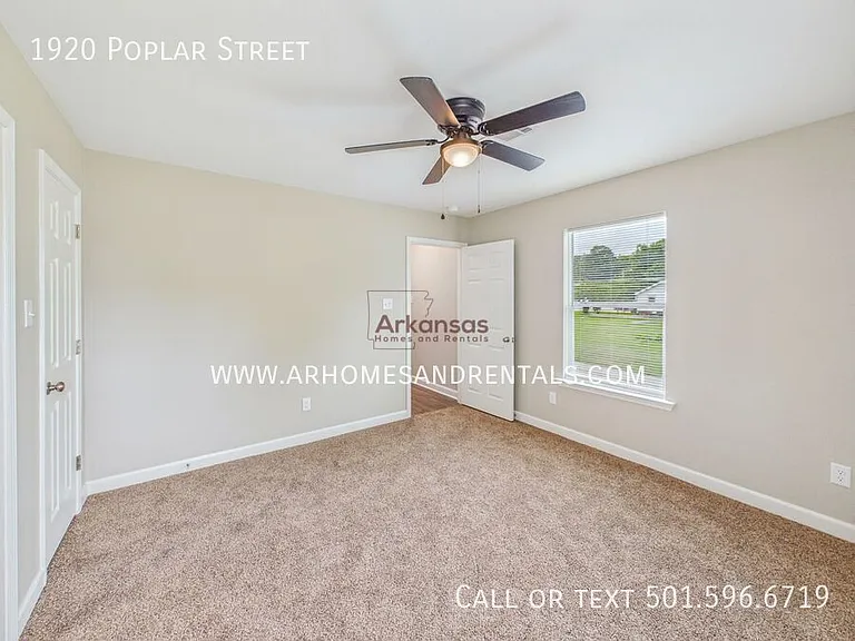 1920 N Poplar St — Photo 10