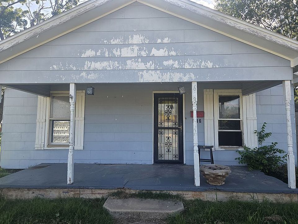 1st image of 613 S Pecan St