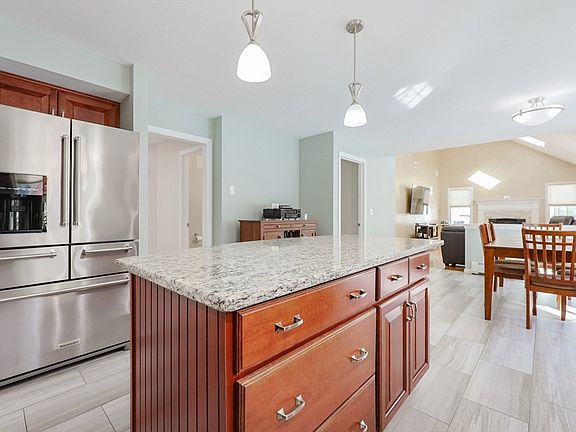 5th image of 17 Amherst Rd