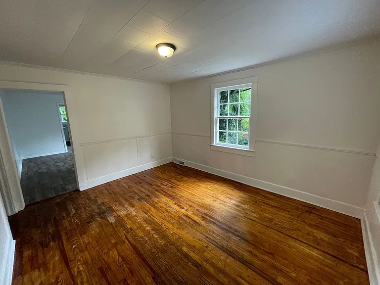 1002 Wilmouth St — Photo 8