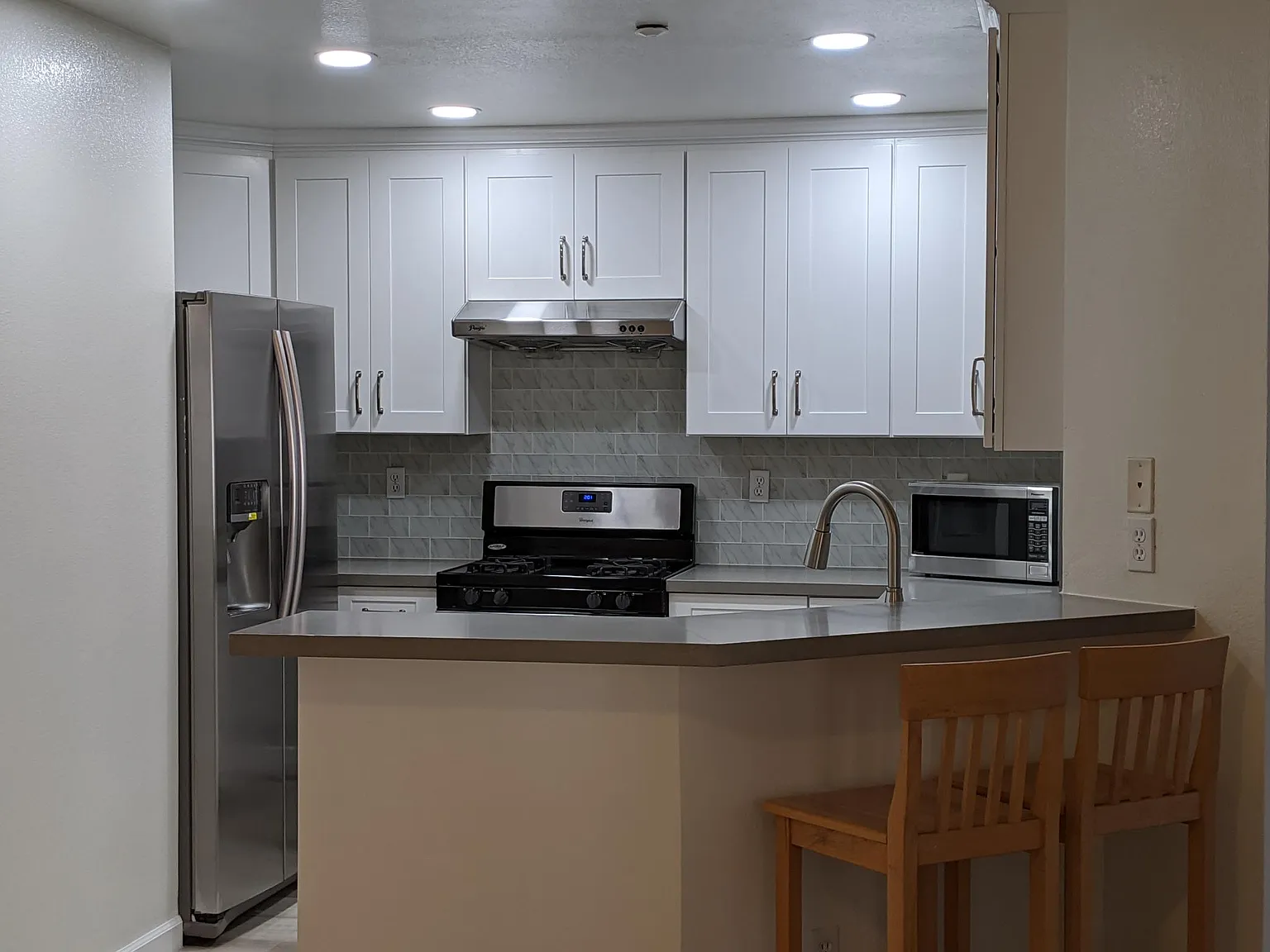 2 bed, 1058 sqft, $3,600 — Photo 3