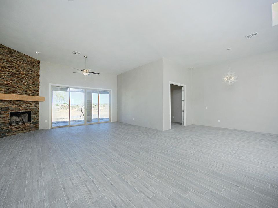 1st image of 27 E Desert Hills Dr