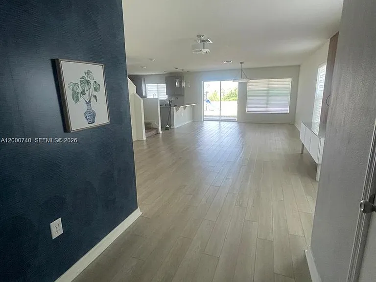 594 Preserve Pointe Blvd — Photo 2