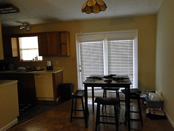 3rd image of 1413 Woodpointe Dr