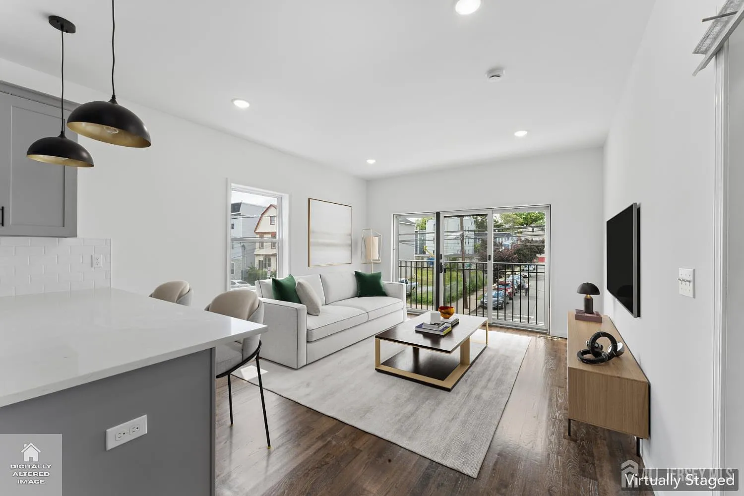 4 bed, 3.0 bath, $3,000 — Photo 1