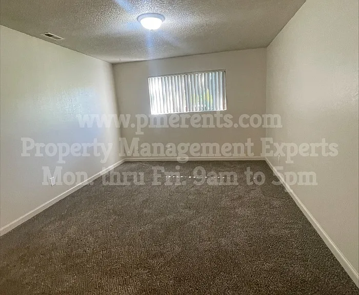 3904 N Plymouth Rd #3904 — Photo 3