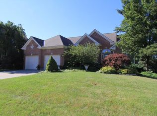 6211 Green Knoll Cir, Hamilton, OH