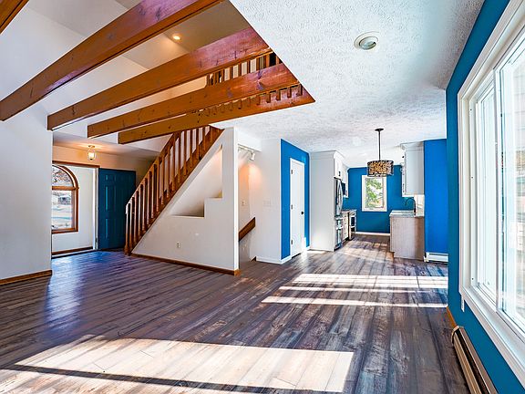 5th image of 15460 Kelly St