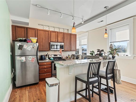 4th image of 1301 Porter St #U202