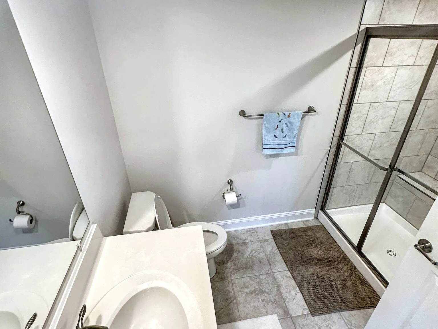 3 bed, 3.5 bath, 1837 sqft, $3,000 — Photo 4