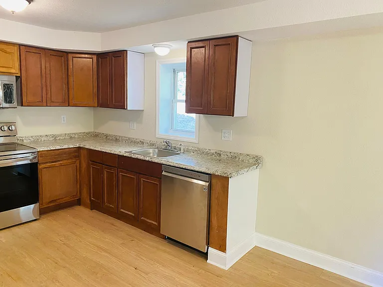 10 Unaka Ave #C — Photo 4