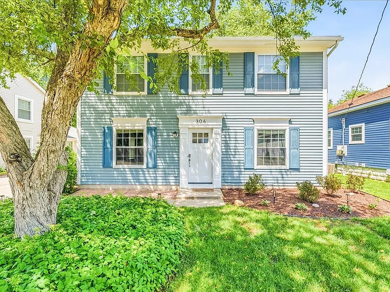 306 Roe St — Photo 2