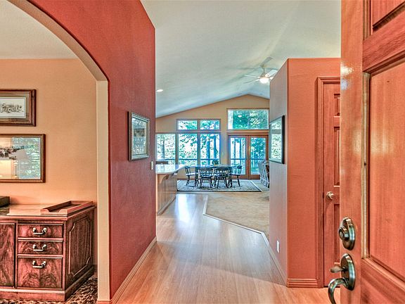 3rd image of 522 Salishan Hills Dr