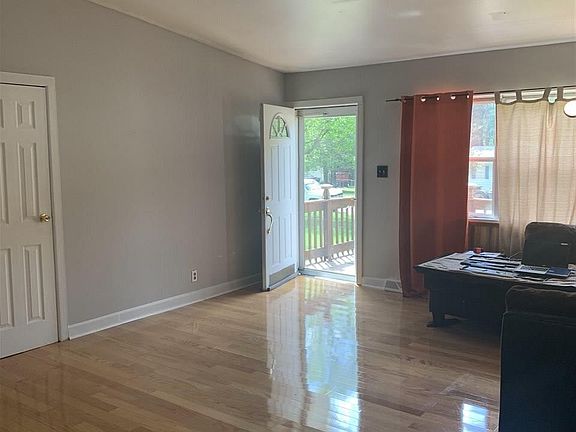 2nd image of 426 Idlewood Dr