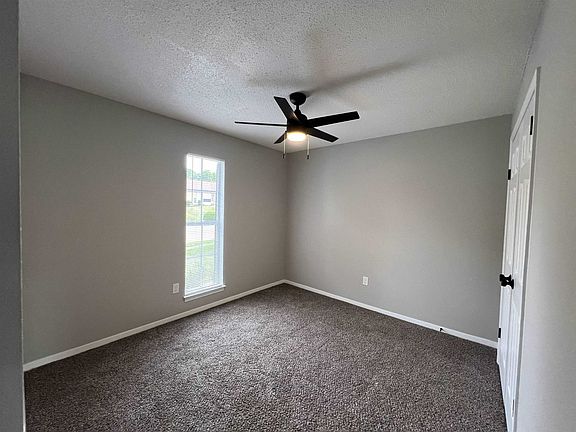 4th image of 3245 Sherrycrest Dr
