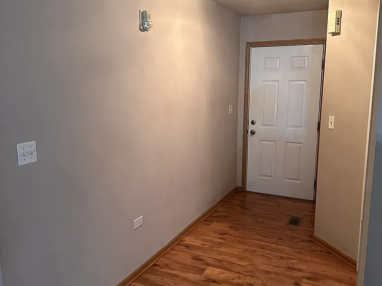 Rutland Cir — Photo 7
