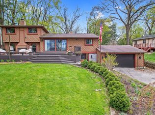 1734 Union Cir, Commerce Township, MI 48382