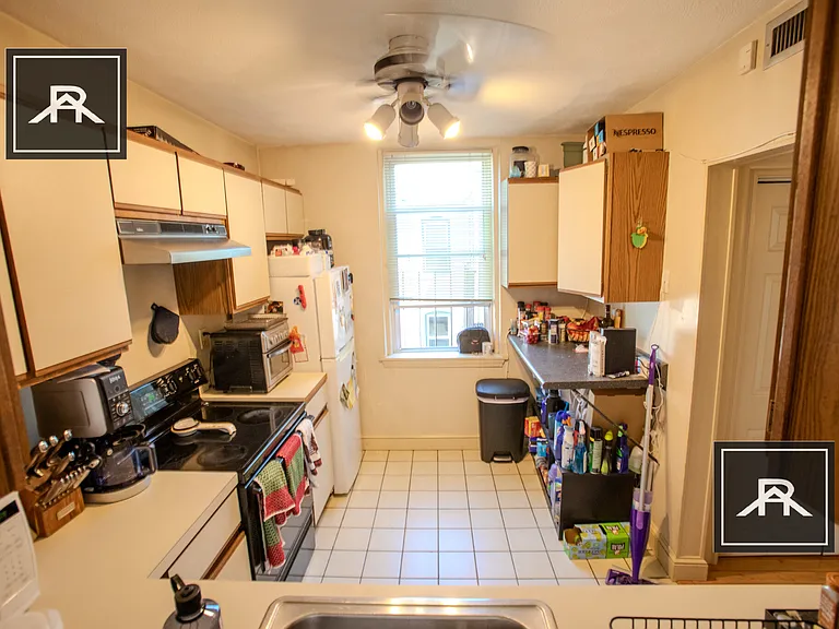 90 Gordon St #401 — Photo 6
