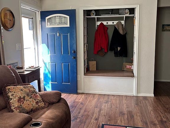 4th image of 604 S 8th St