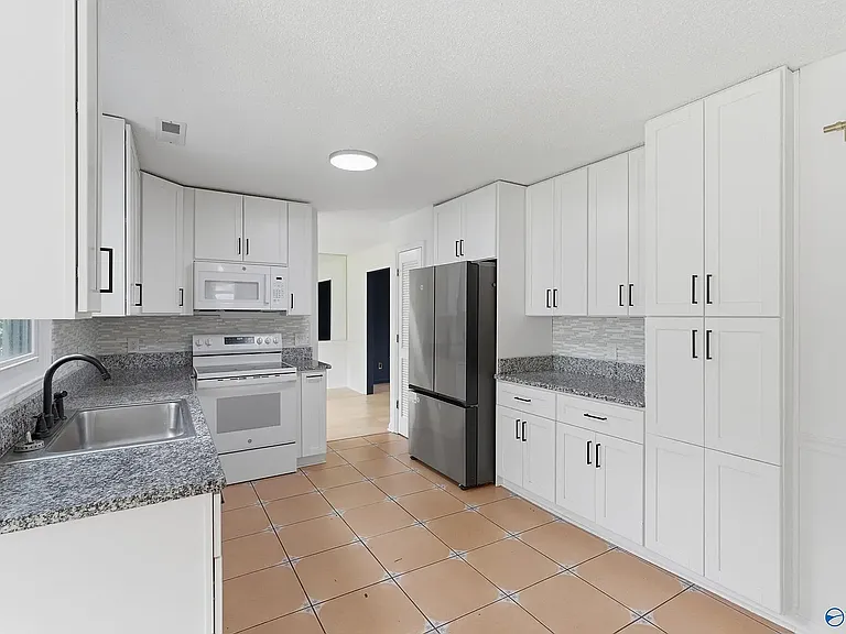 106 Golden Oak Dr — Photo 9