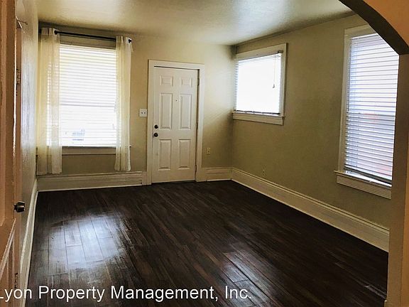 3rd image of 2405 C St APT 1