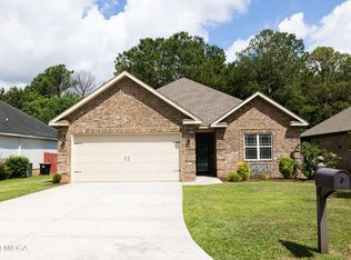 216 Gray Fox Xing, Bonaire, GA 31005