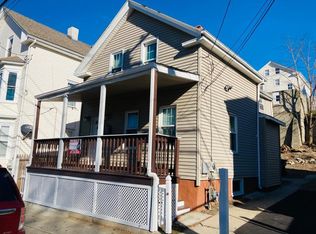73 Camden Ave, Providence, RI 02908