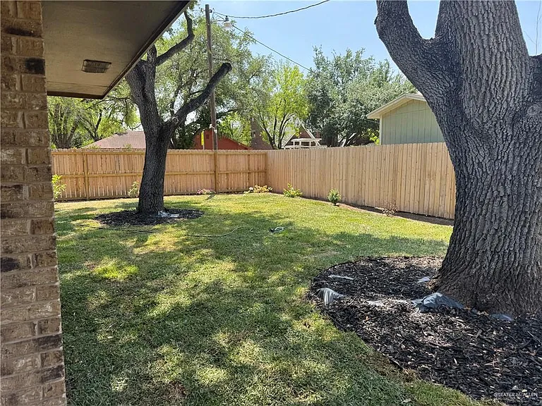 2401 N Mayberry Rd — Photo 3