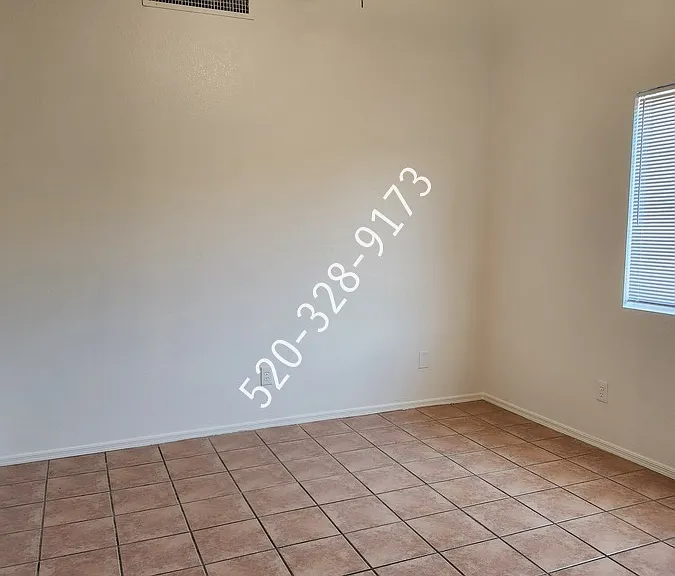 1616 W Wood Crest Ct — Photo 3