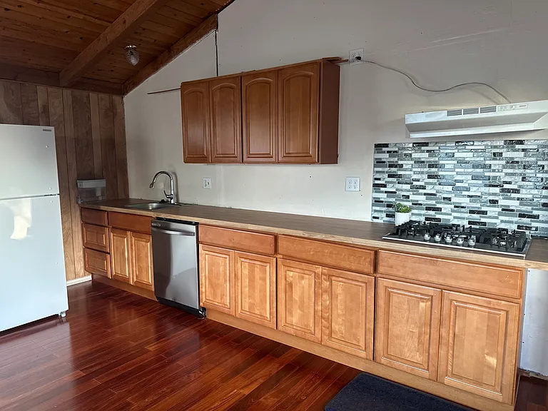 514 Willow Ave — Photo 12