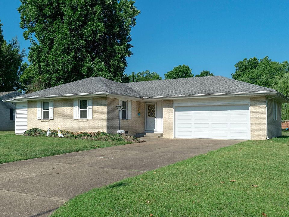 1st image of 1421 Continental Dr
