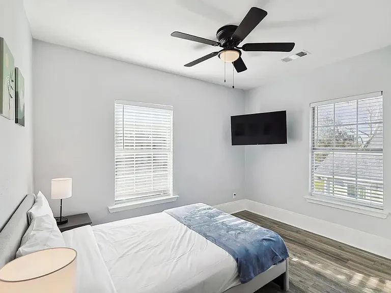 702 N Edgefield Ave — Photo 15