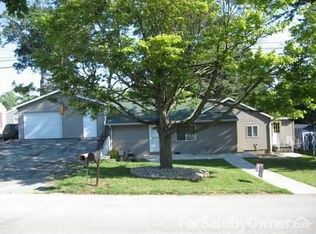 7015 E Harrold Rd, Churubusco, IN 46723