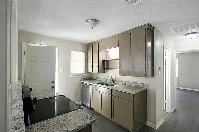 3109 Hunter St #A — Photo 6
