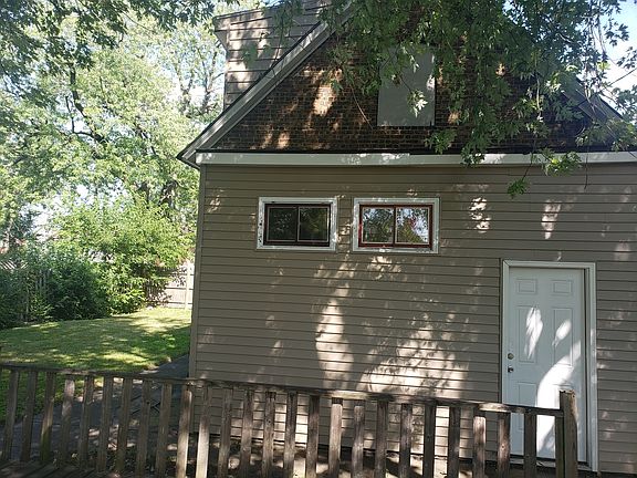 4th image of 542 Douglas Ave
